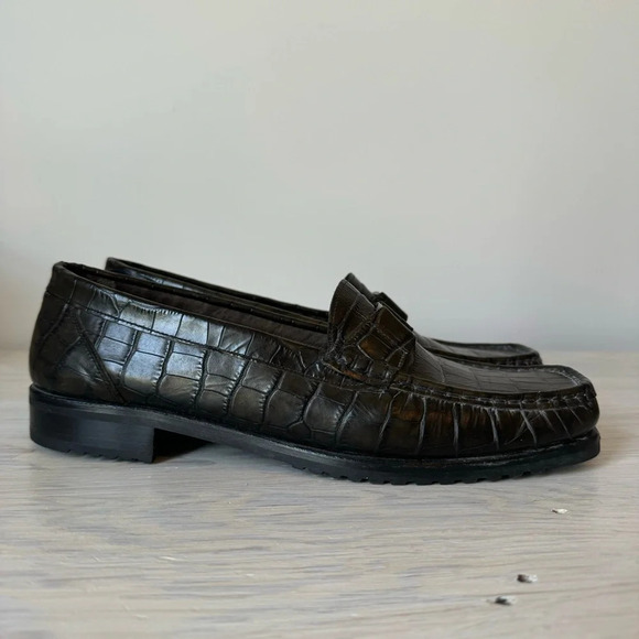 Bally Crocodile Pattern leather Loafers dark olive color size 10